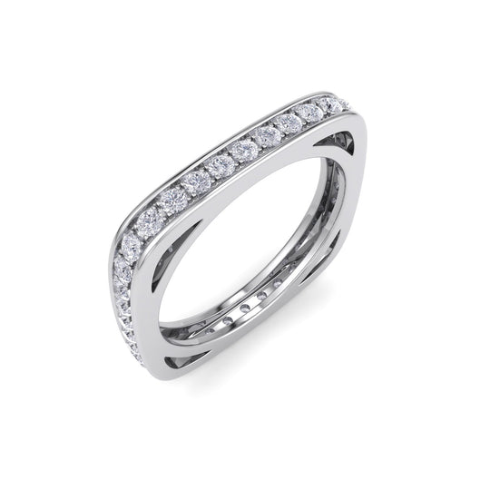 Square ring in white gold with white diamonds of 0.58 ct in weight