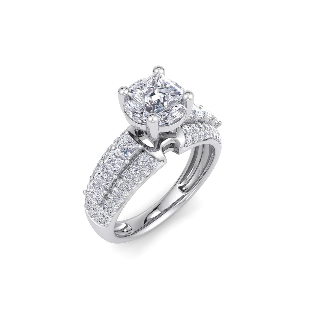 Illusion ring in white gold with white diamonds of 1.72 ct in weight