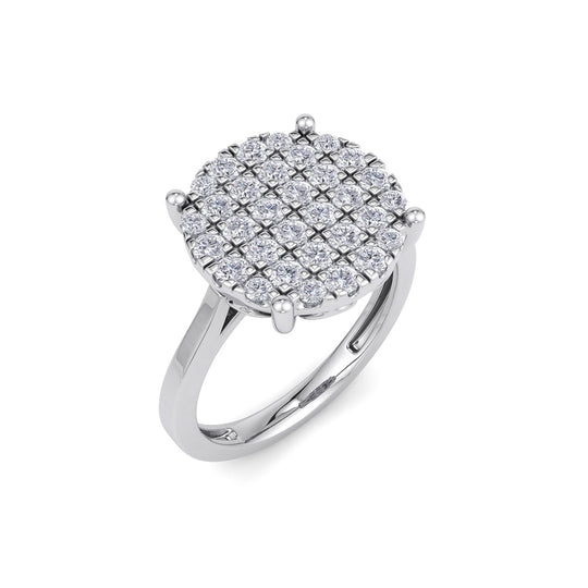 Round shape ring in white gold with white diamonds of 0.93 ct in weight