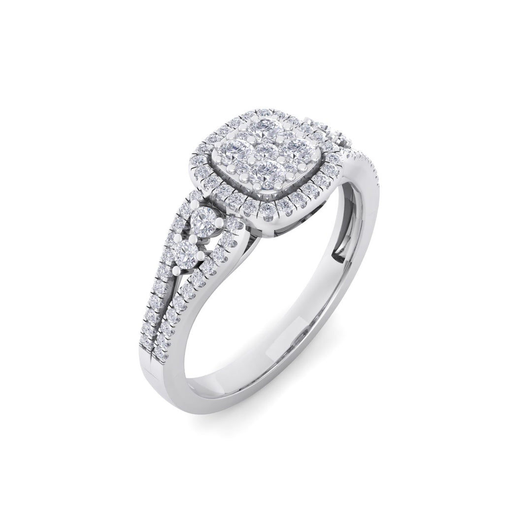 Square ring in white gold with white diamonds of 0.48 ct in weight
