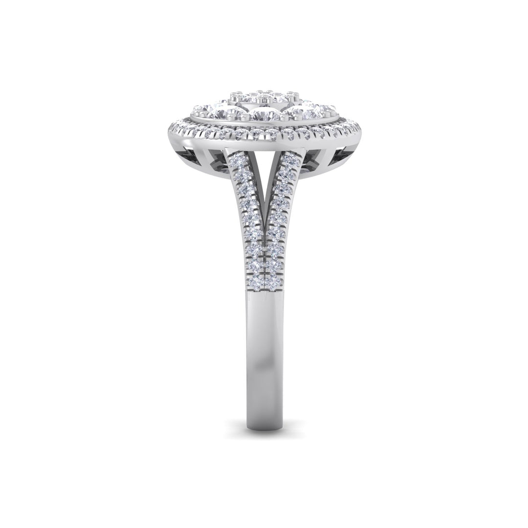 Circle ring in white gold with white diamonds of 0.98 ct in weight