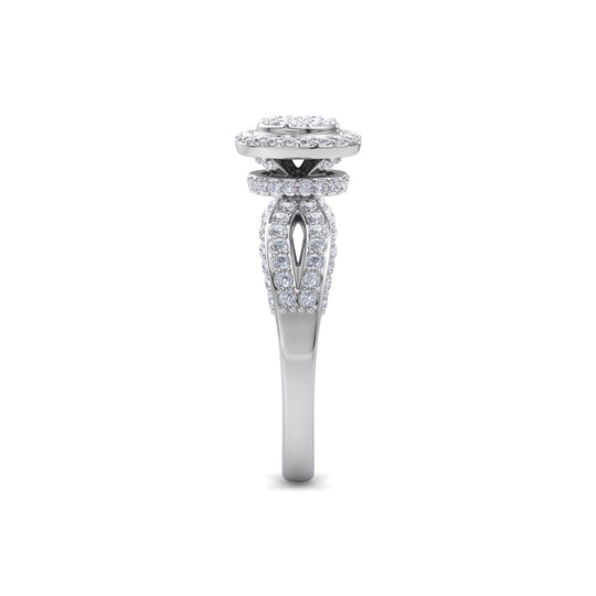Round cluster ring in white gold with white diamonds of 0.98 ct in weight