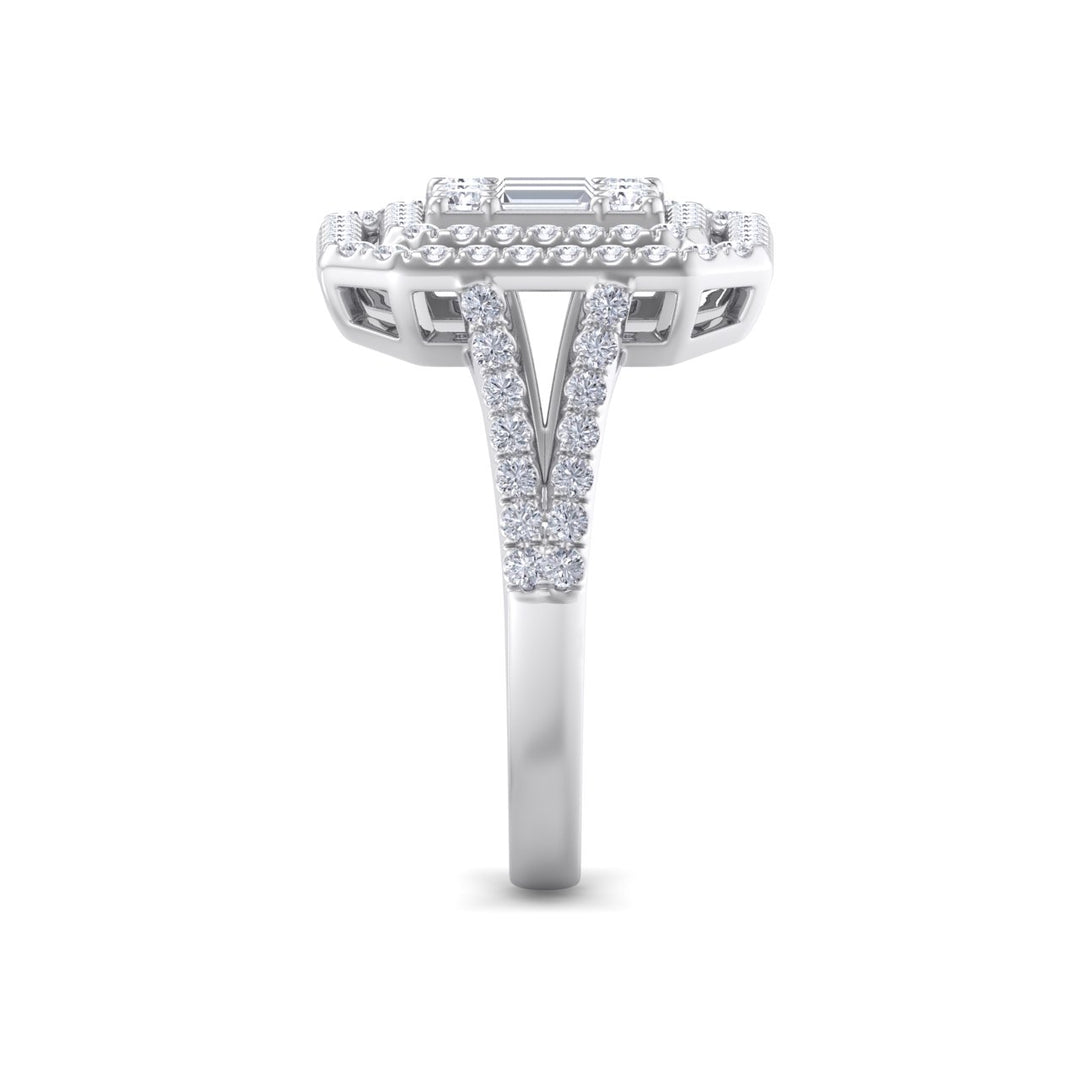 Square ring in yellow gold with white diamonds of 0.62 ct in weight