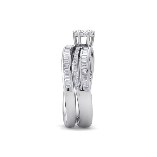 Curved bridal ring set in white gold with white diamonds of 0.74 ct in weight