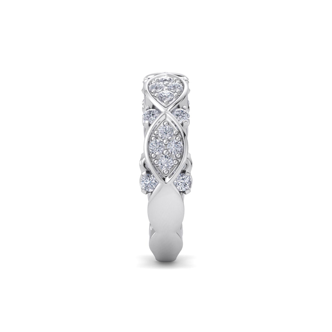 Marquise and dot ring in rose gold with white diamonds of 0.77 ct in weight