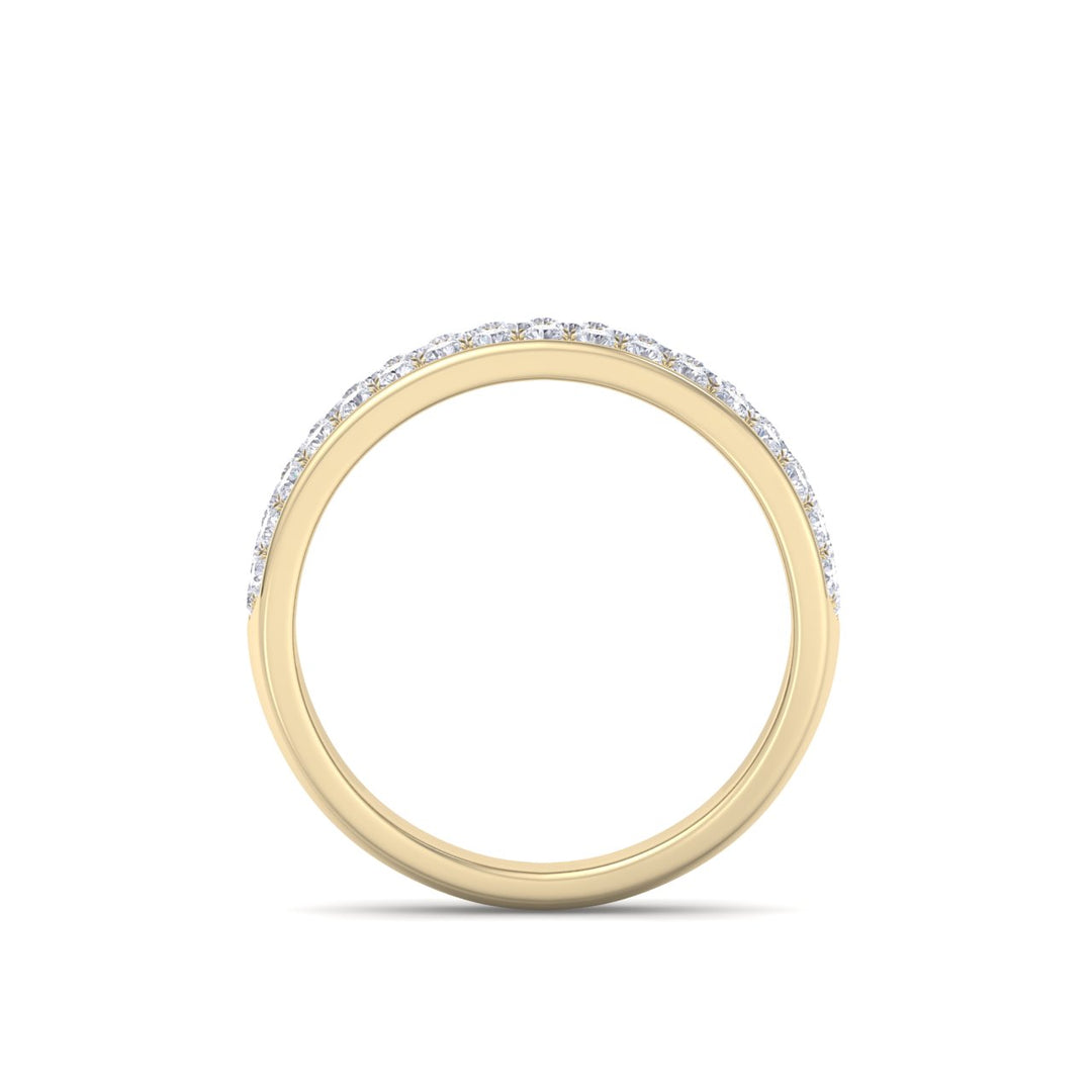 Classic Wedding band in yellow gold with white diamonds of 0.83 ct in weight