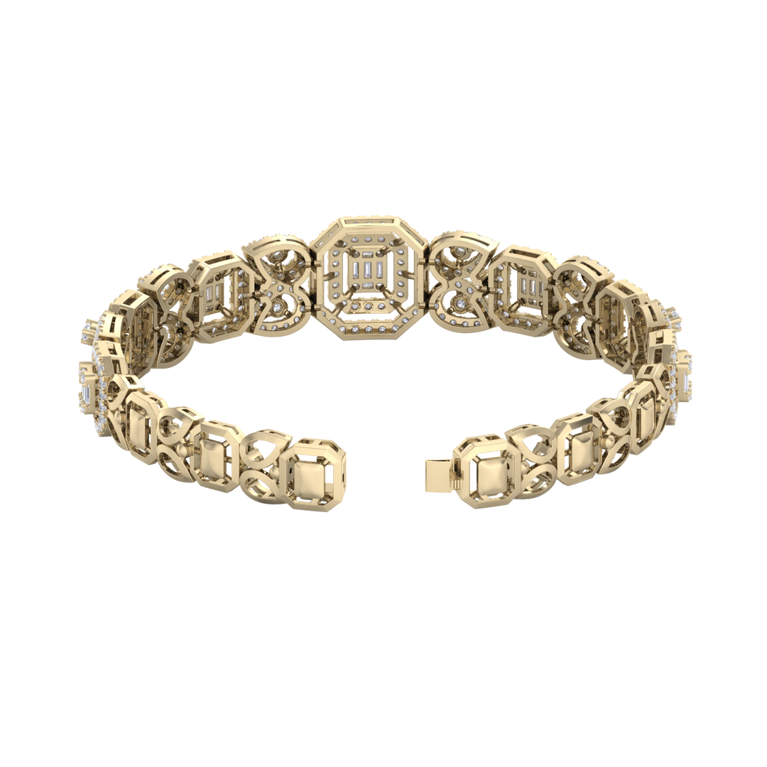 Statement bracelet in yellow gold with white diamonds of 3.09 ct in weight