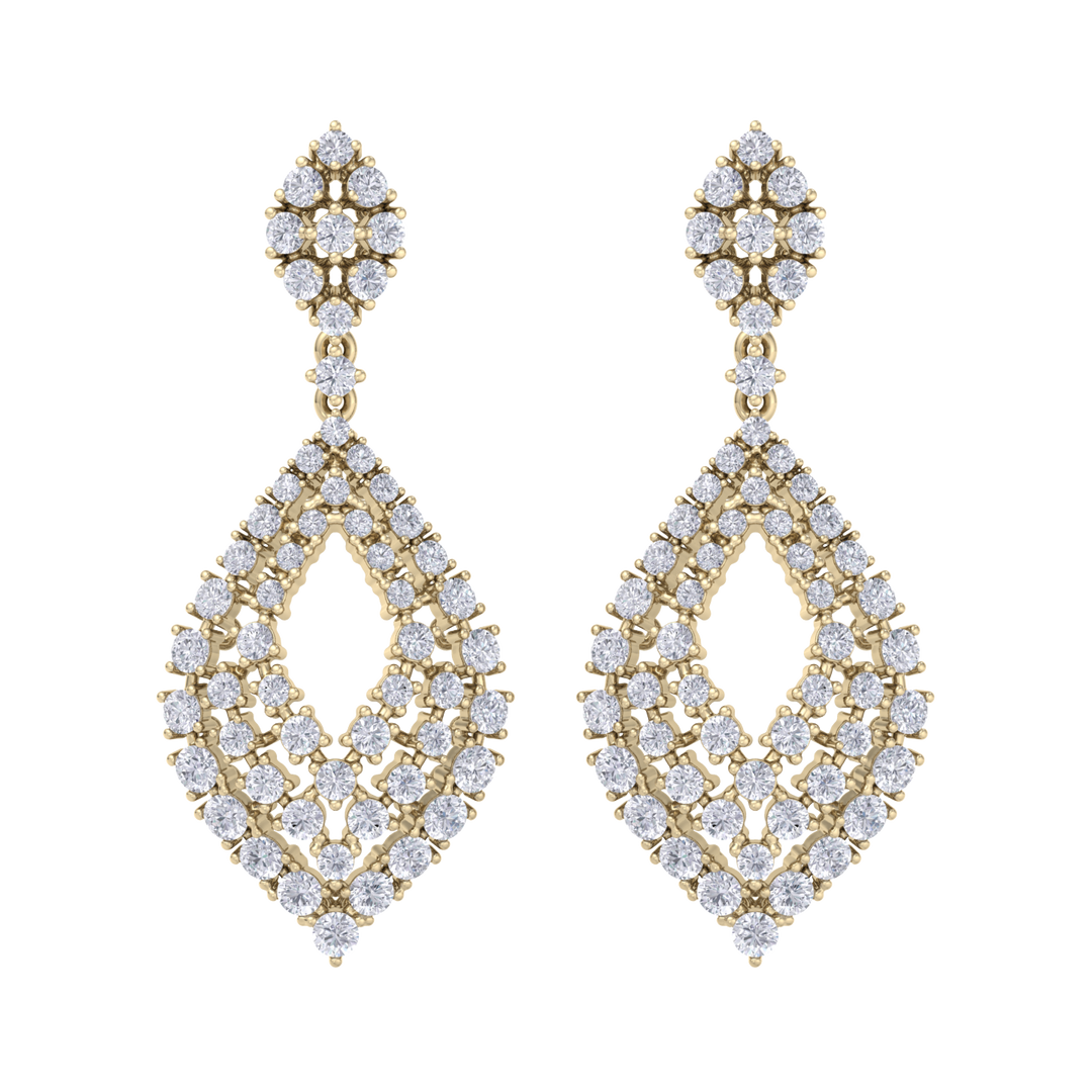 Drop earrings in yellow gold with white diamonds of 4.05 ct in weight