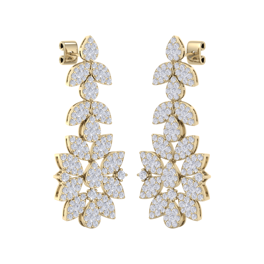 Chandelier earrings in white gold with white diamonds of 3.03 ct in weight