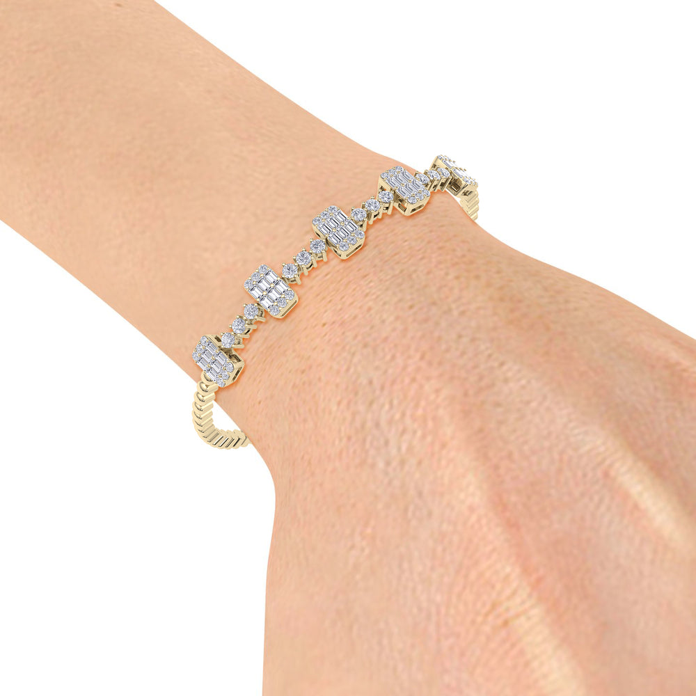 Bracelet in yellow gold with baguette white diamonds of 2.10 ct in weight