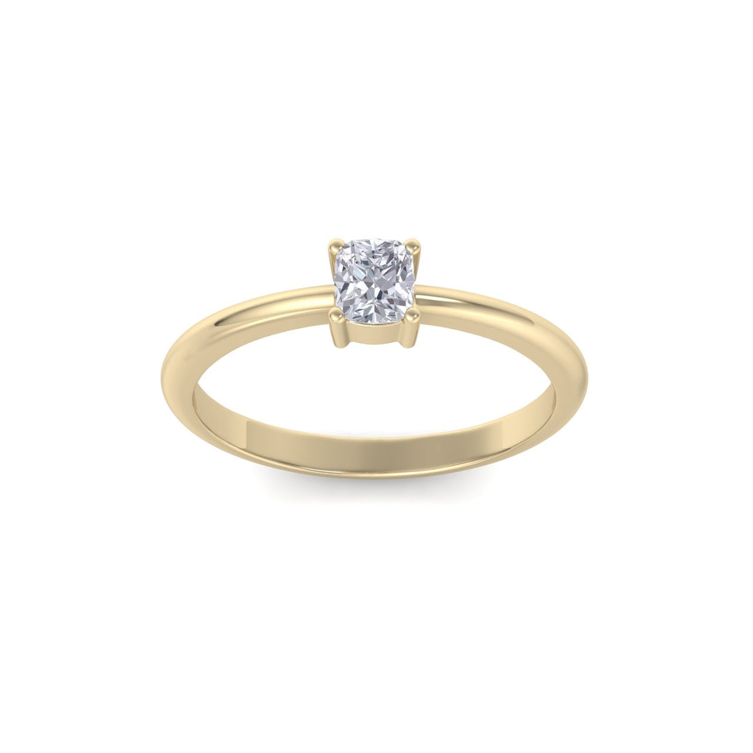 Cute Diamond ring in yellow gold with white diamonds of 0.25 ct in weight