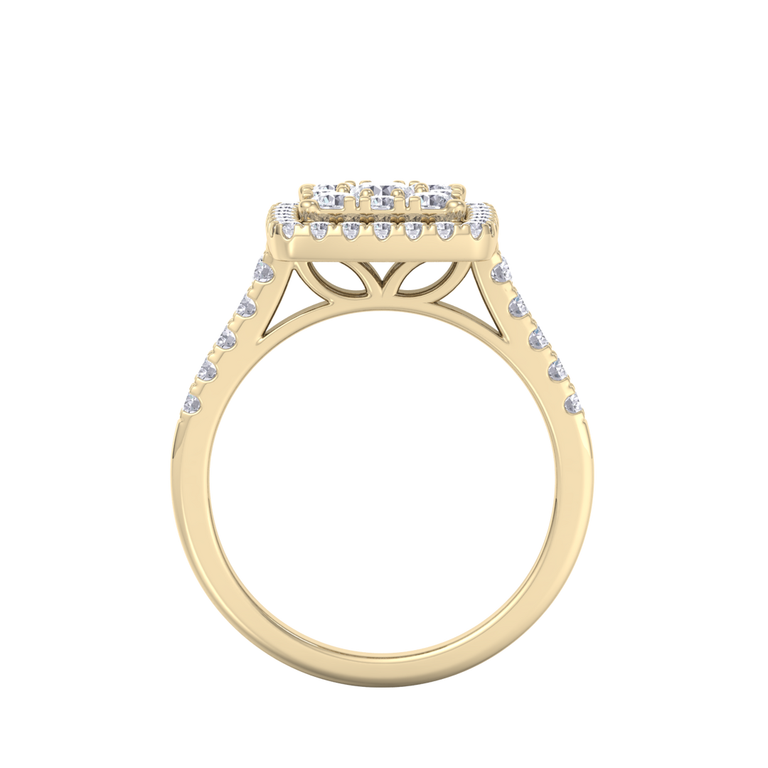 Square cluster ring in yellow gold with white diamonds of 1.01 ct in weight