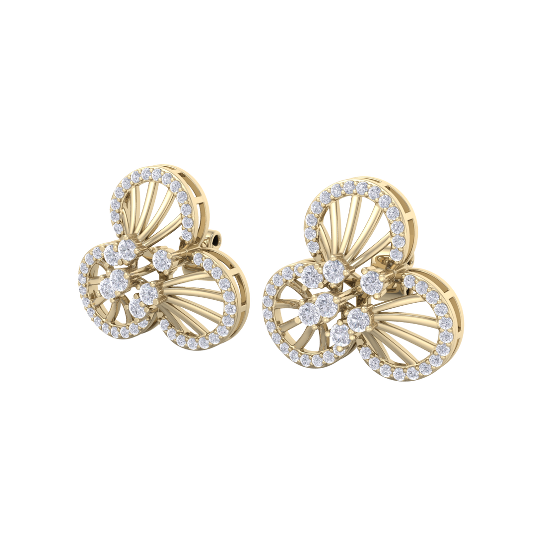 Flower shaped stud earrings in white gold with white diamonds of 0.84 ct in weight