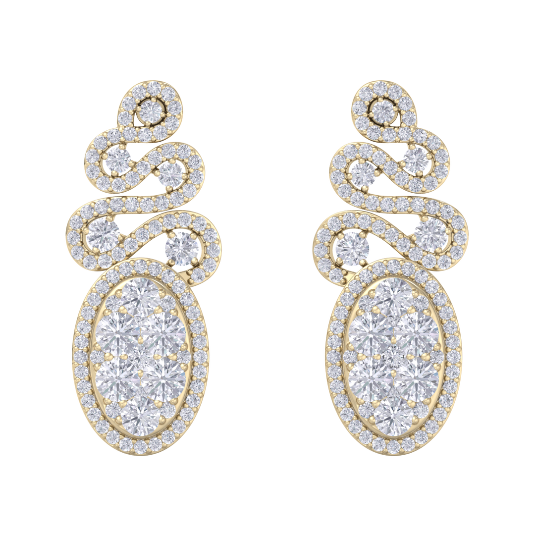 Oval chandelier earrings in yellow gold with white diamonds of 2.68 ct in weight
