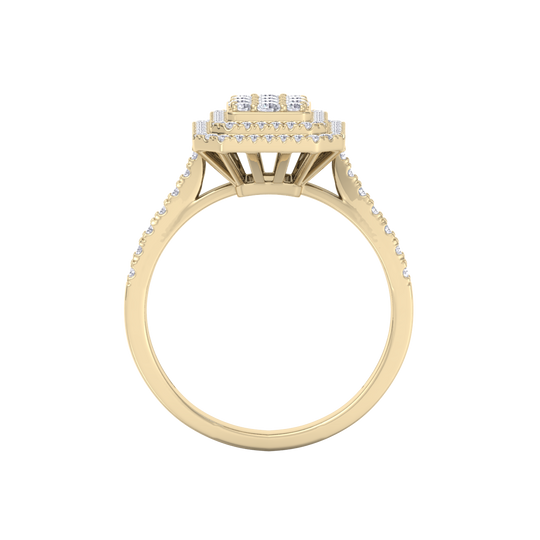Cluster engagement ring in yellow gold with white diamonds of 0.64 ct in weight