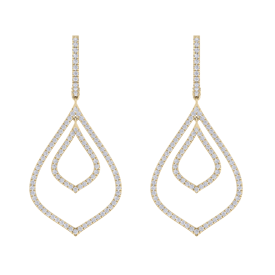 Chandelier earrings in yellow gold with white diamonds of 1.79 ct in weight
