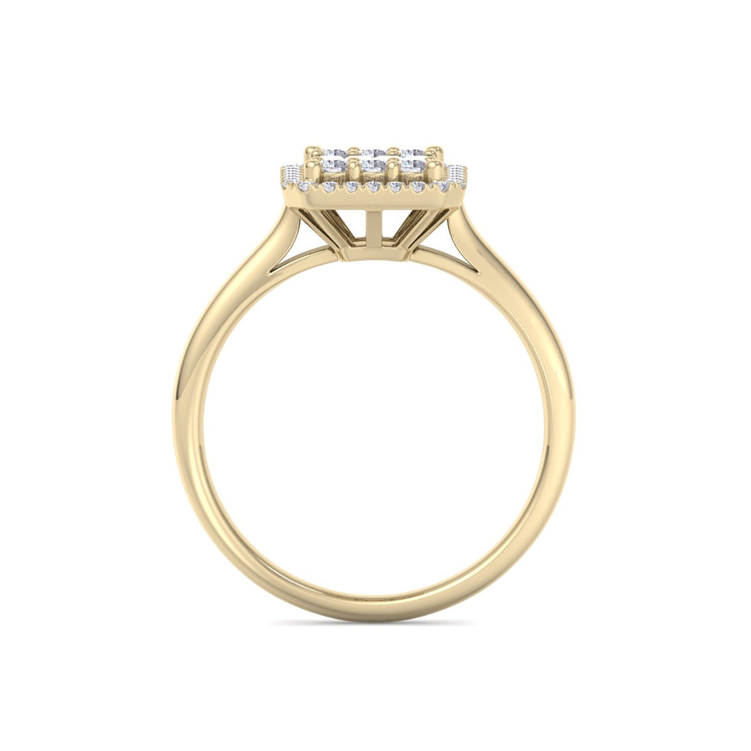 Cluster square engagement ring in rose gold with white diamonds of 0.45 ct in weight 
