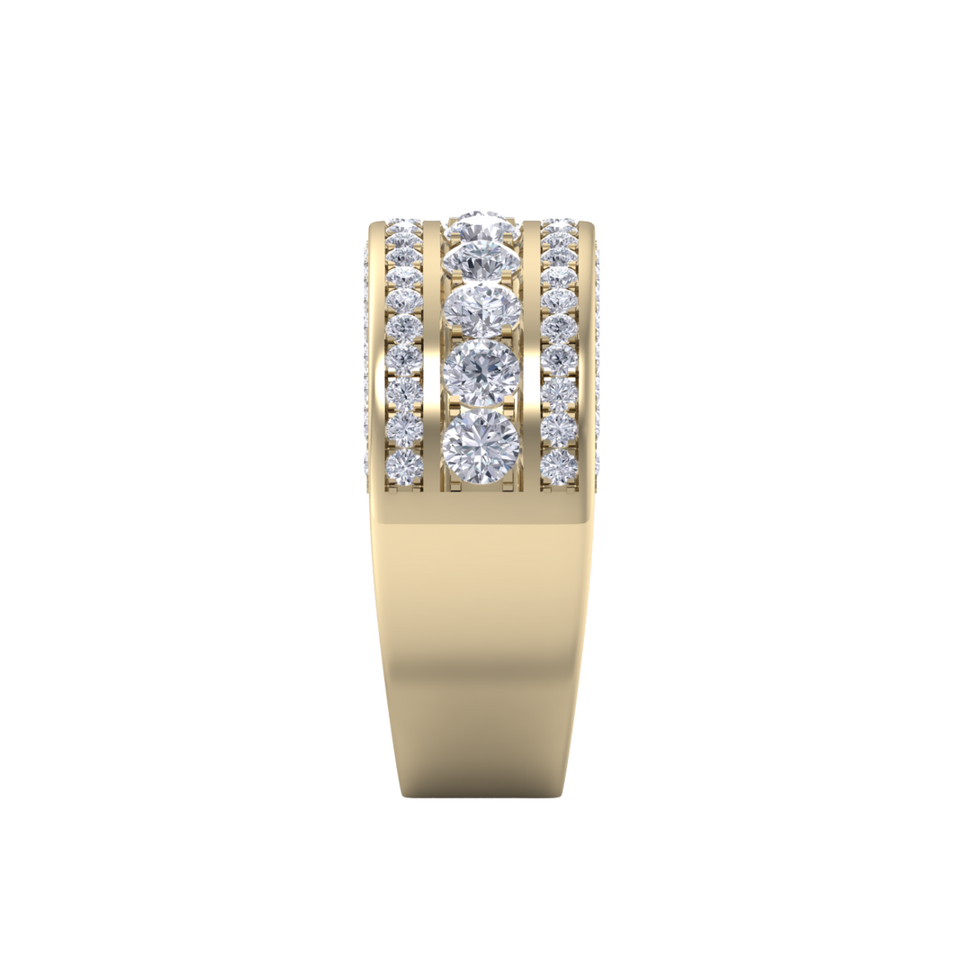 Five row diamond ring in yellow gold with white diamonds of 1.39 ct in weight

