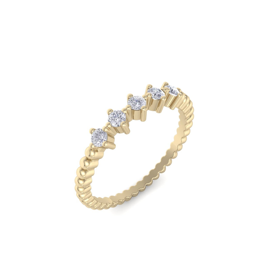 Diamond ring in yellow gold with white diamonds of 0.20 ct in weight