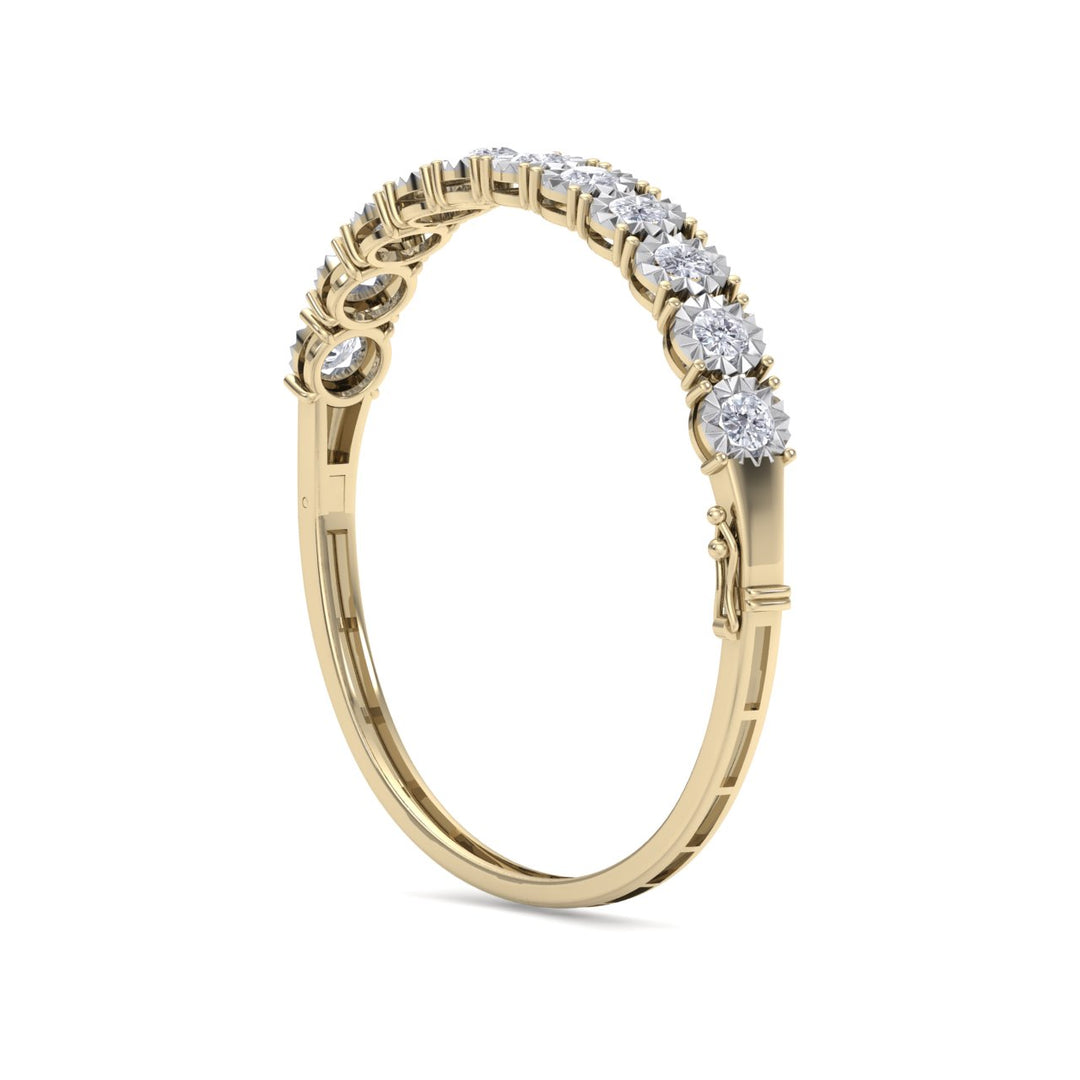 Bracelet in yellow gold with white diamonds of 3.30 ct in weight