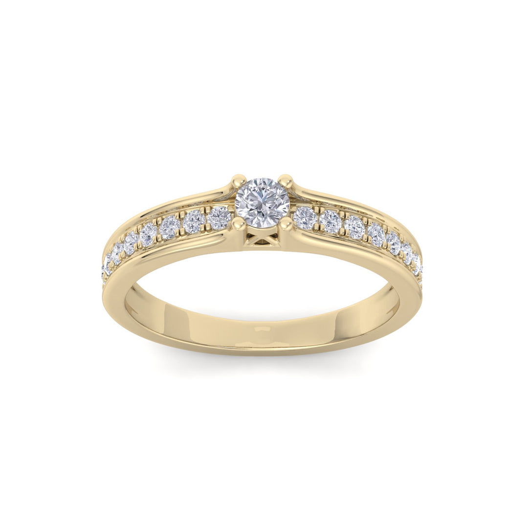 Petite solitarie engagement ring in white gold with white diamonds of 0.30 ct in weight