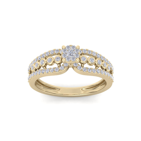 Vintage solitaire engagement ring in yellow gold with white diamonds of 0.38 ct in weight