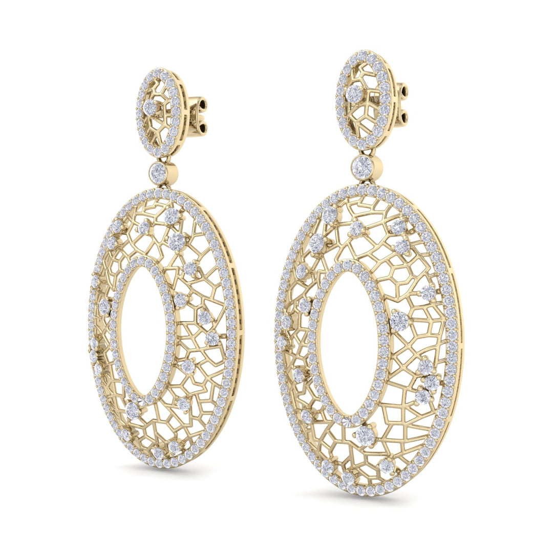 Chandelier earrings in yellow gold with white diamonds of 4.00 ct in weight