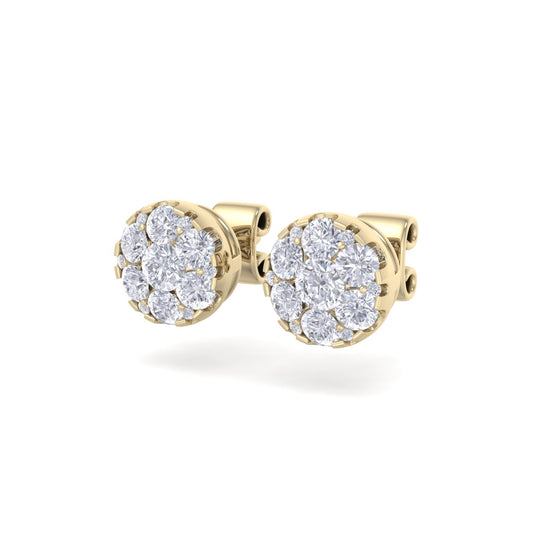 Round stud earrings in yellow gold with white diamonds of 0.84 ct in weight