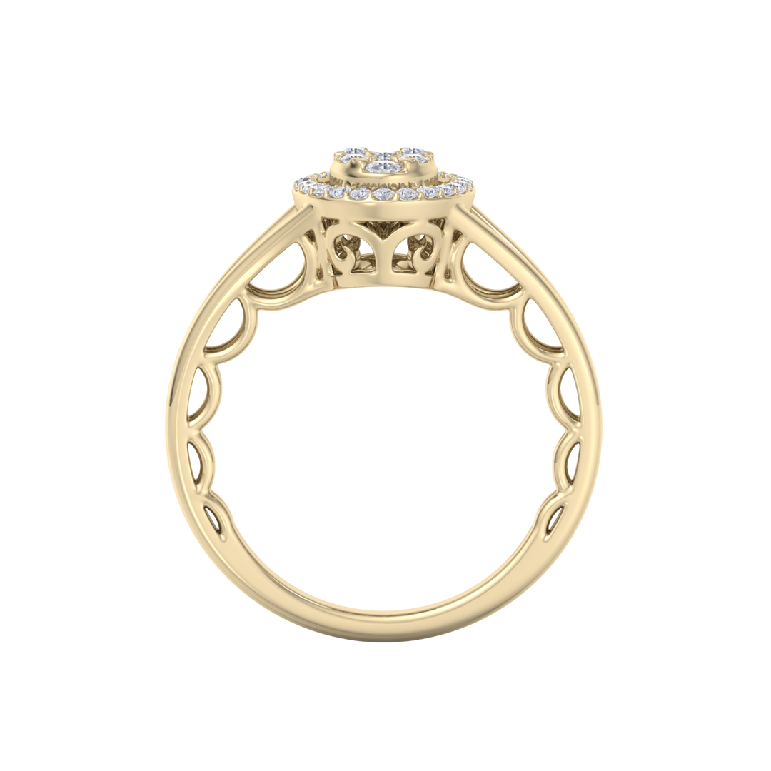 Cluster halo ring in yellow gold with white diamonds of 0.33 ct in weight