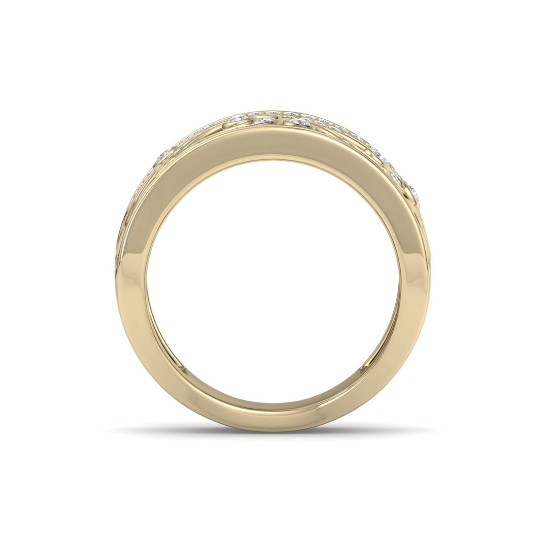 Wide ring in yellow gold with white diamonds of 0.48 ct in weight