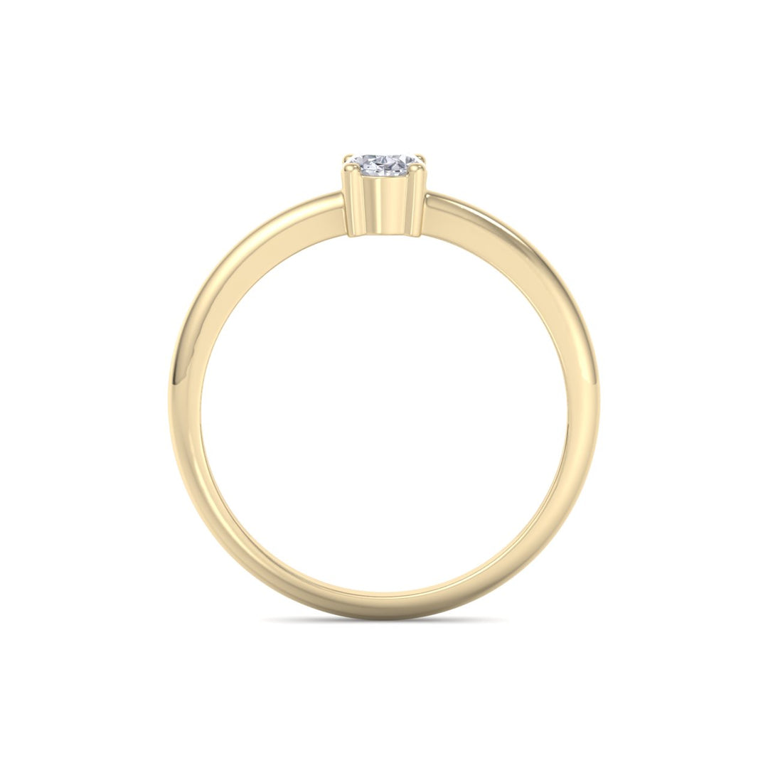 Oval shaped petite diamond ring in rose gold with white diamonds of 0.25 ct in weight