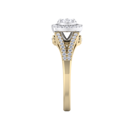 Cluster engagement ring in yellow gold with white diamonds of 0.44 ct in weight
