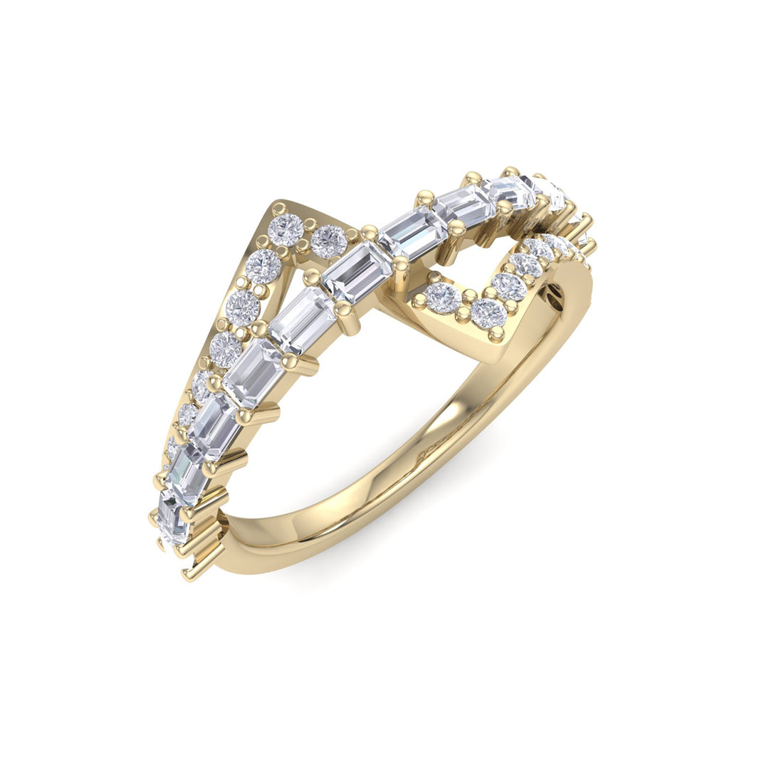 Lightning ring in yellow gold with white diamonds of 0.86 ct in weight