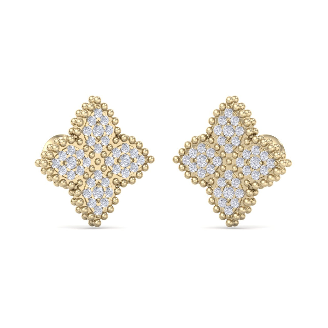 Stud earrings in yellow gold with white diamonds of 0.38 ct in weight