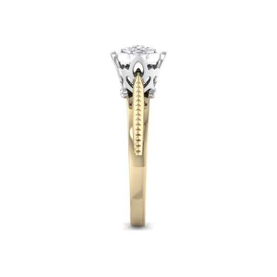 Two-tone ring in yellow gold in with white diamonds of 0.14 ct in weight in a crown setting