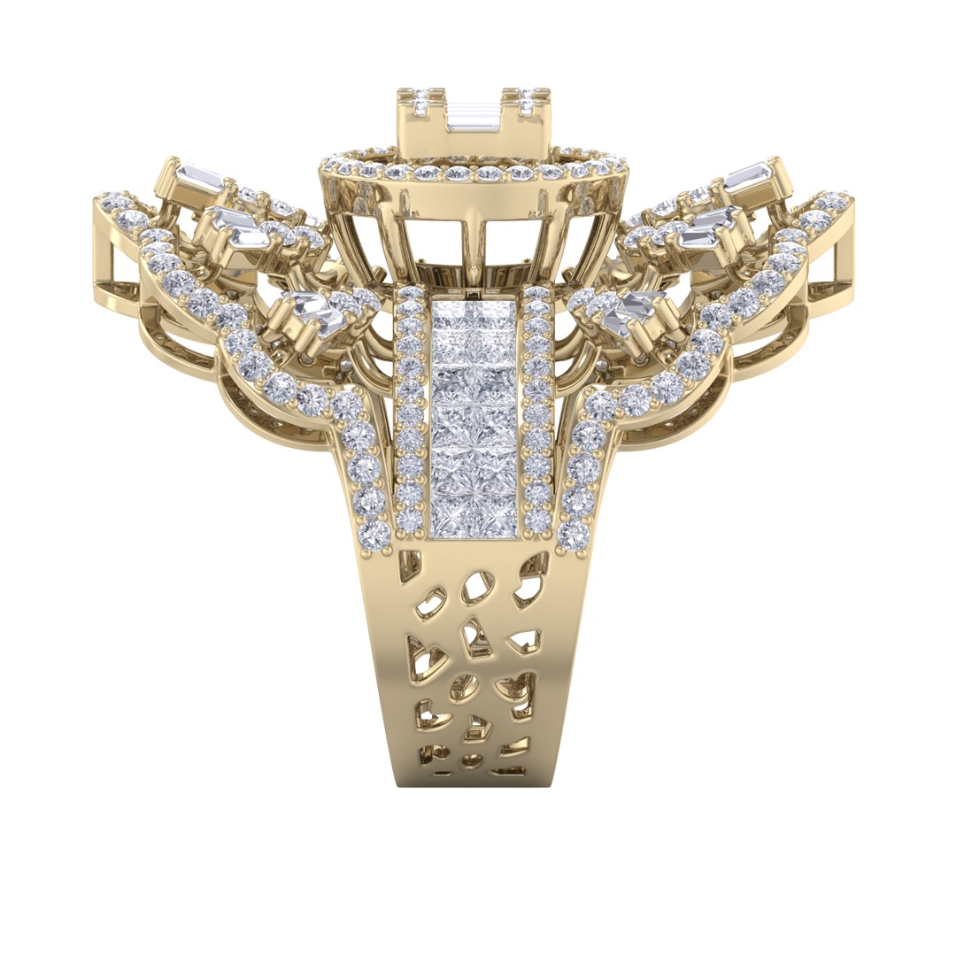 Statement ring in yellow gold with white diamonds of 2.10 ct in weight