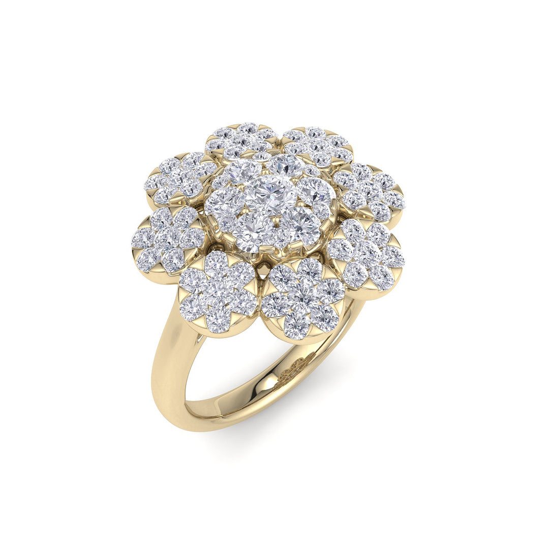 Flower shaped ring in white gold with white diamonds of 1.84 ct in weight