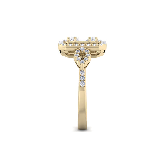 Square ring in yellow gold with white diamonds of 0.49 ct in weight