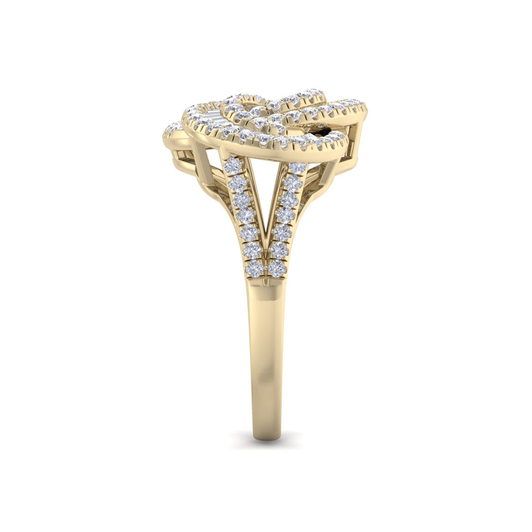 Statement ring in yellow gold with white diamonds of 0.65 ct in weight
