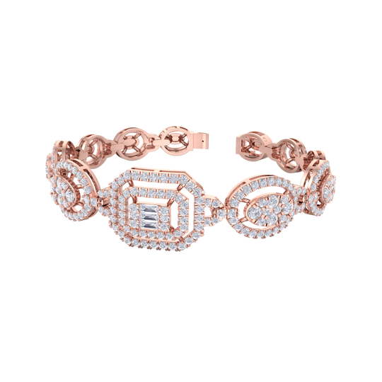 Statement bracelet in rose gold with white diamonds of 2.30 ct in weight