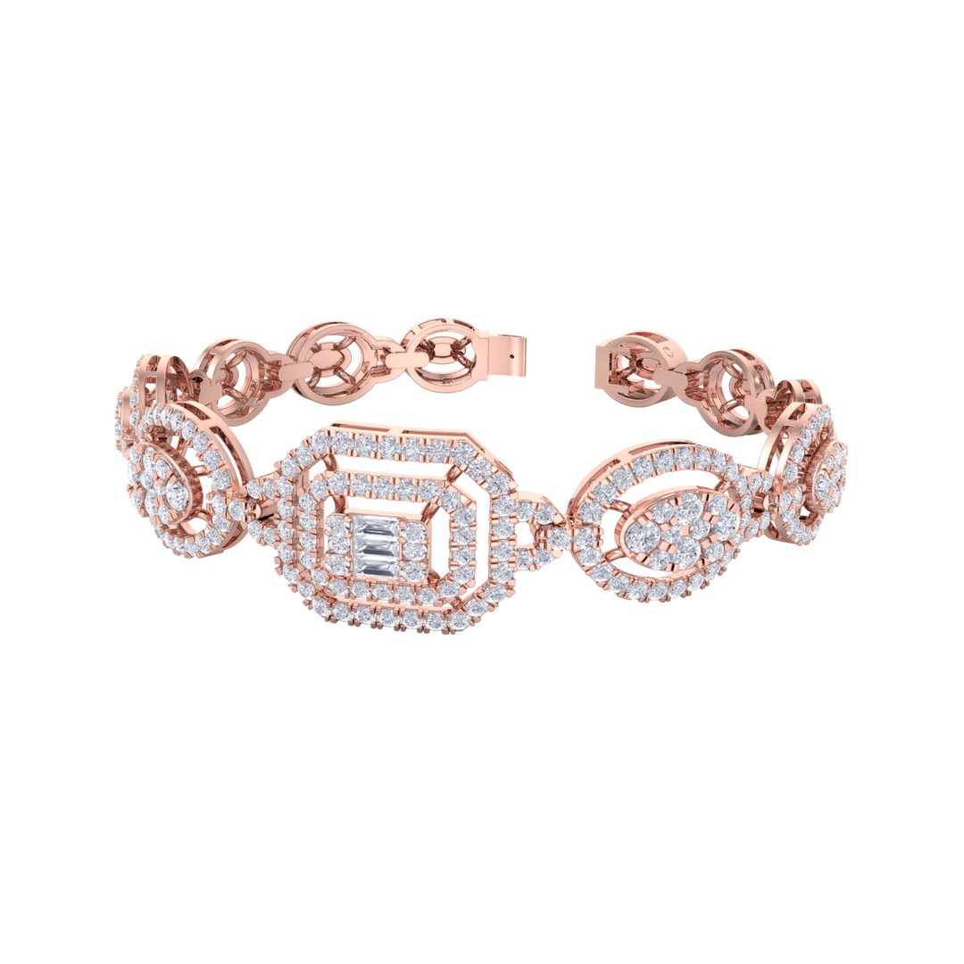 Statement bracelet in yellow gold with white diamonds of 2.30 ct in weight