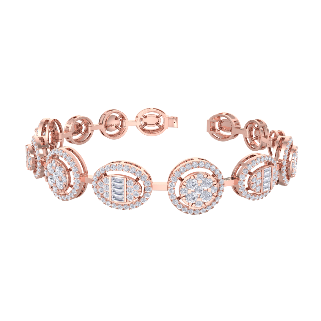 Statement bracelet in yellow gold with white diamonds of 2.94 ct in weight