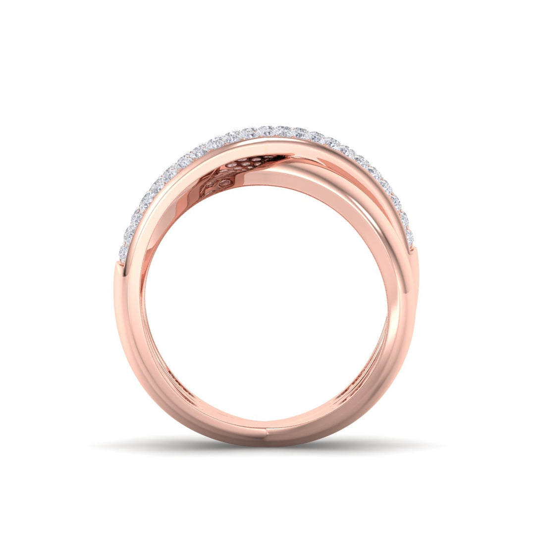 Fashion ring in rose gold with white diamonds of 0.52 ct in weight