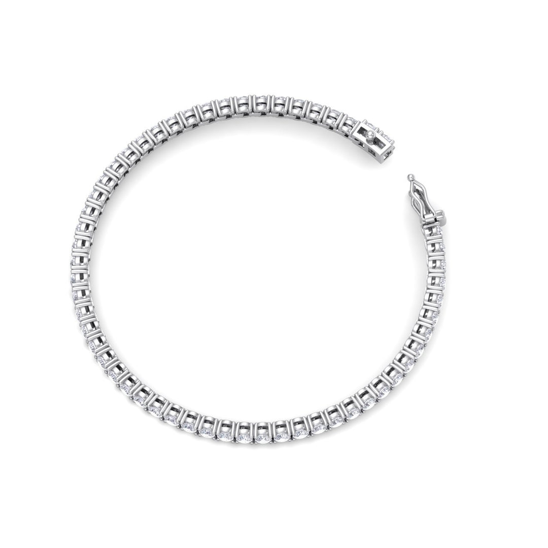 Tennis bracelet in white gold with white diamonds of 6.16 ct in weight