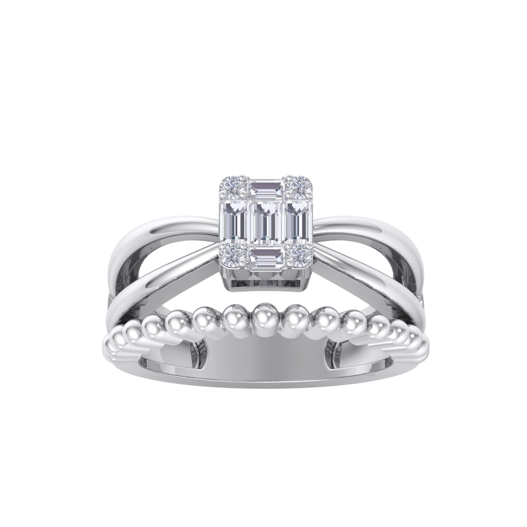 Diamond ring in white gold with white diamonds of 0.25 ct in weight
