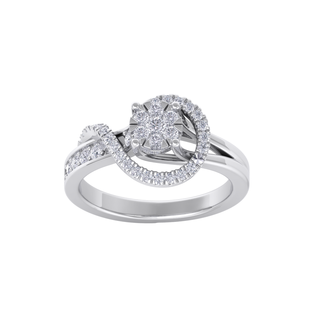 Diamond ring in white gold with white diamonds of 0.43 ct in weight