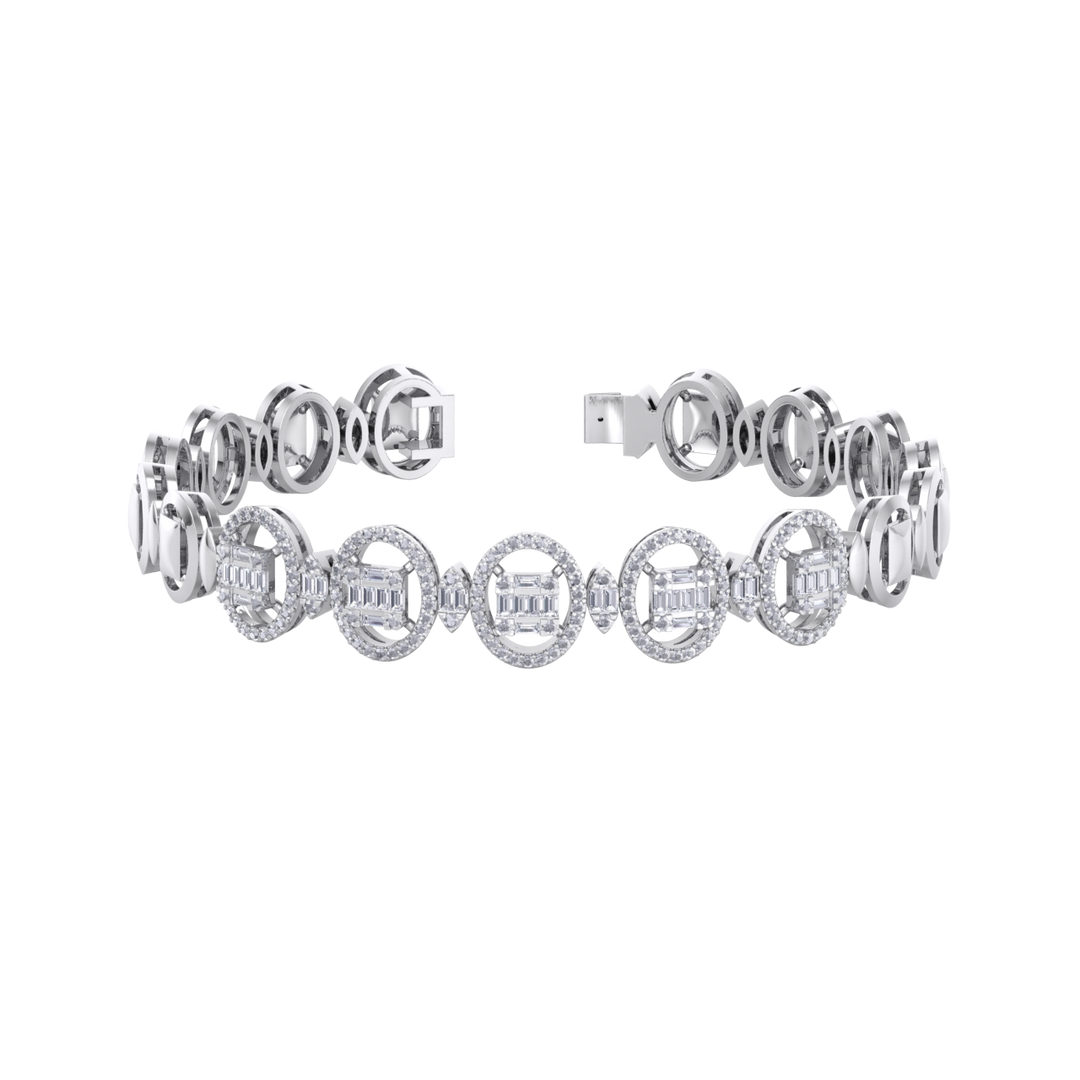Statement bracelet in white gold with white diamonds of 1.22 ct in weight