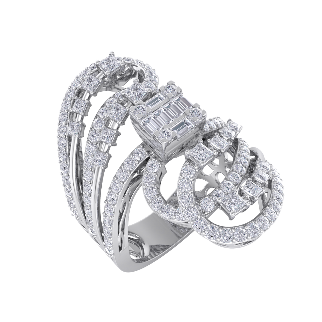Beautiful ring in white gold with white diamonds of 1.69 ct in weight