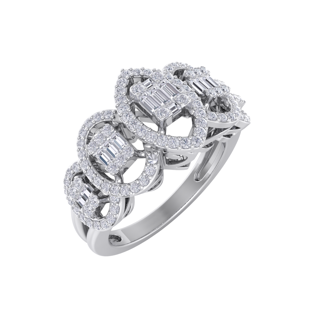 Beautiful ring in white gold with white diamonds of 0.63 ct in weight