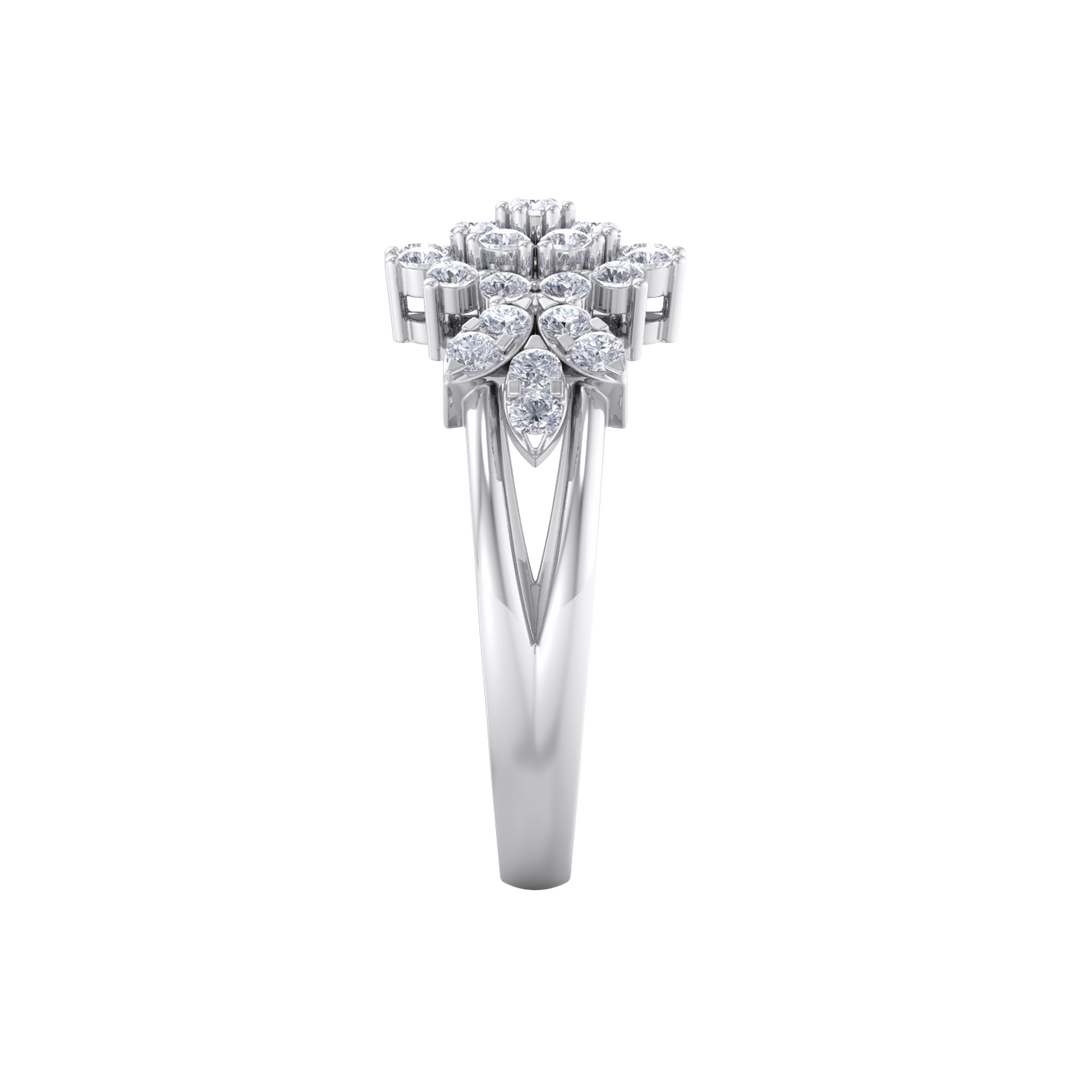 Elegant flower ring in white gold with white diamonds of 0.60 ct in weight